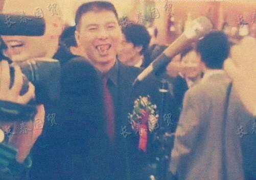 徐帆结婚现场照曝光:19年前结婚照,曾经历6年爱情长跑 徐帆结婚现场照曝光:19年前结婚照,曾经历6年爱情长跑