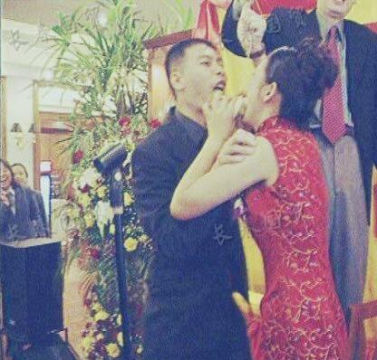 徐帆结婚现场照曝光:19年前结婚照,曾经历6年爱情长跑 徐帆结婚现场照曝光:19年前结婚照,曾经历6年爱情长跑