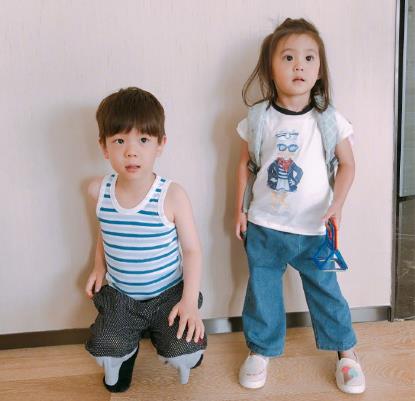 贾静雯晒照表不舍：妈妈是超人收官了（组图）