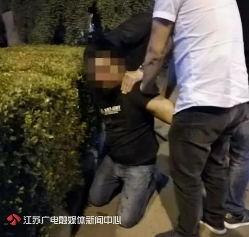 女儿目睹母亲出轨 女儿：我看见妈妈和叔叔…（图）