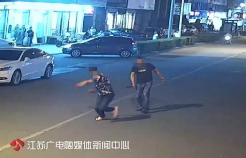 女儿目睹母亲出轨 女儿：我看见妈妈和叔叔…（图）