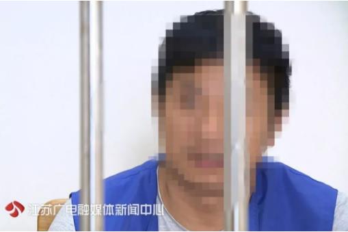 女儿目睹母亲出轨 女儿：我看见妈妈和叔叔…（图）