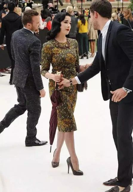 世界第一脱衣舞娘美照:她不色情,只是性感到了极致 世界第一脱衣舞娘美照:她不色情,只是性感到了极致