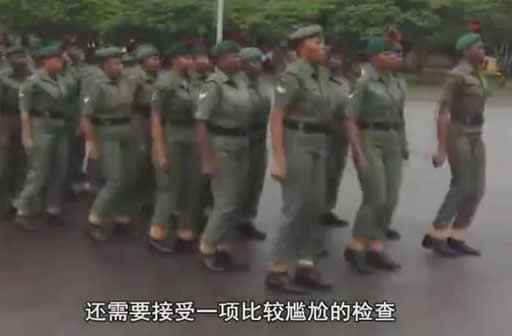 印度女兵入伍体检 最后一项太尴尬!（组图）