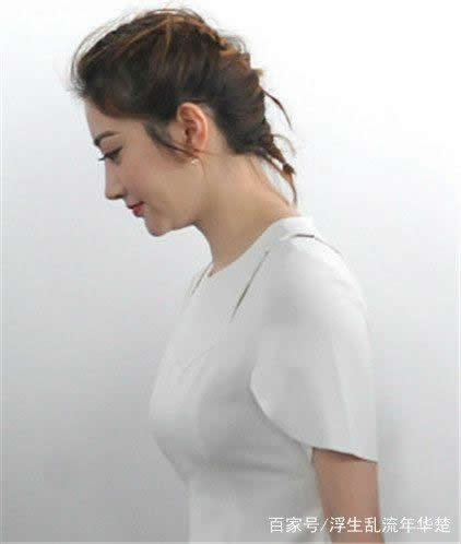 景甜白裙秀傲人上围:白裙显上围傲人,景甜深V长裙 景甜白裙秀傲人上围:白裙显上围傲人,景甜深V长裙