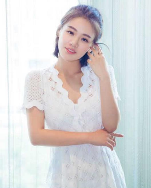 马思纯身高体重三围多少：马思纯的胸围曝光傲人身材