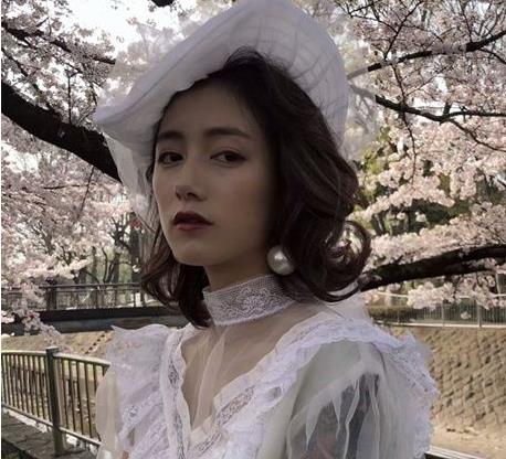 2018流行发型女中短发：10款人气中短发发型图片