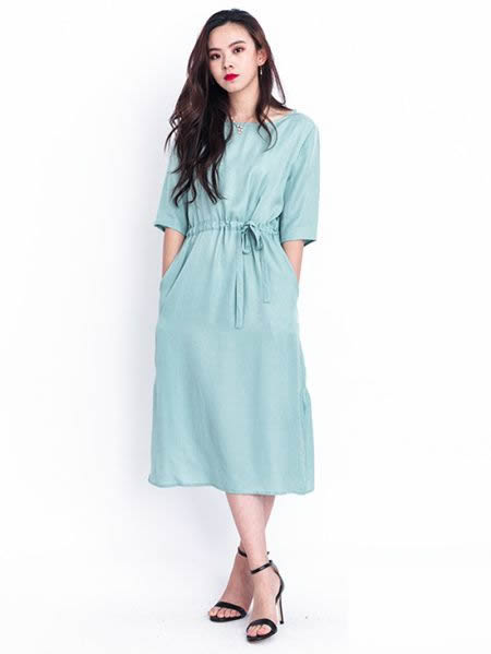 夏季穿什么连衣裙好看职场:夏季职场穿搭示范欣赏 夏季穿什么连衣裙好看职场:夏季职场穿搭示范欣赏