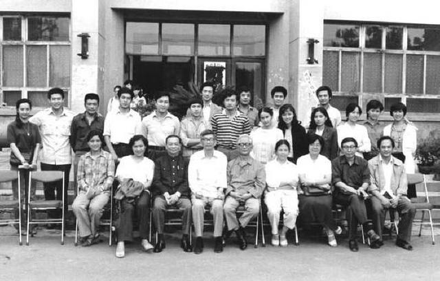 北影表演系毕业照:北影表演系历届毕业照(难得一见) 北影表演系毕业照:北影表演系历届毕业照(难得一见)