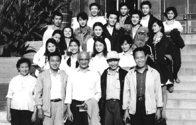 北影表演系毕业照：北影表演系历届毕业照（难得一见）