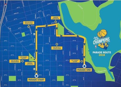 百万球迷参与游行:勇士球星和球迷互动,T恤针对詹皇 百万球迷参与游行:勇士球星和球迷互动,T恤针对詹皇