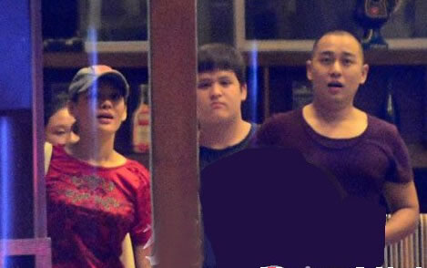 宁静儿子照片:帅气罕见照片,18岁混血儿子资料及照片 宁静儿子照片:帅气罕见照片,18岁混血儿子资料及照片