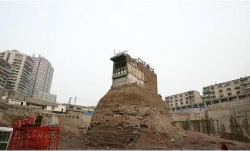 钉子户仍然在居住:建筑一半已倒塌,各地最牛钉子户 钉子户仍然在居住:建筑一半已倒塌,各地最牛钉子户