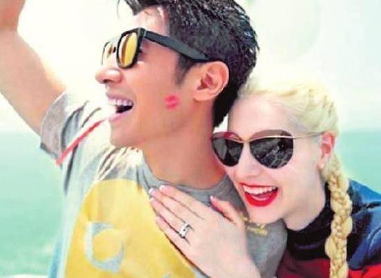 撒贝宁携妻子回母校:撒贝宁妻子近照,李白十分端庄 撒贝宁携妻子回母校:撒贝宁妻子近照,李白十分端庄