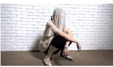 女性穿连体裤怎么去厕所：穿连体裤怎么上厕所最全图解