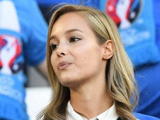 世界杯上的美女球迷:波涛汹涌,迷人的风景线(图) 世界杯上的美女球迷:波涛汹涌,迷人的风景线(图)