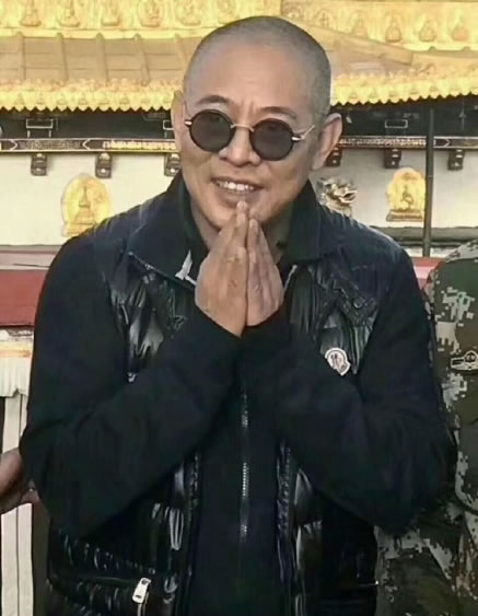 李连杰调侃苍老照：上次谦卑八十几岁,这次要傲慢一点