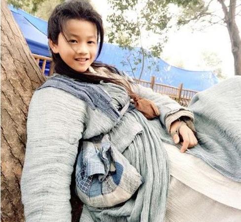 新版倚天屠龙记少年张无忌是谁演的：扮演者芦展翔资料简介