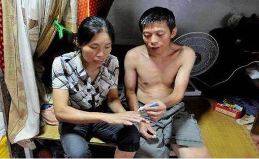 民工夫妻生活的尴尬图：民工夫妻和单身民工混居（图）