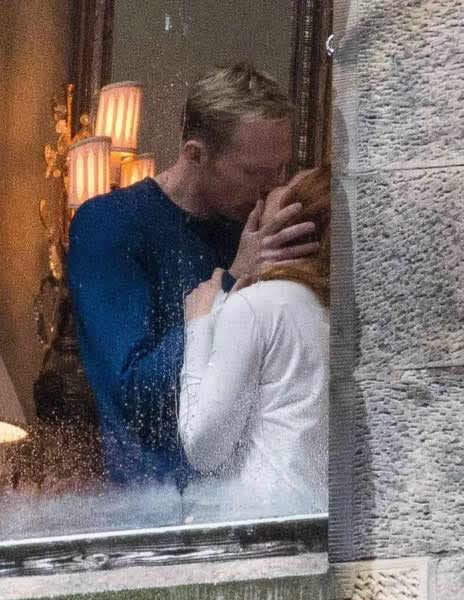 幻视和绯红女巫什么时候好的：幻视和绯红女巫亲上了（图）