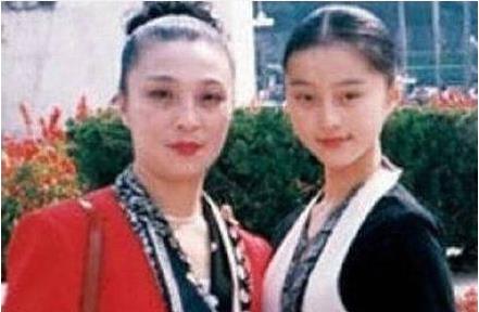 范冰冰17年前旧照曝光：纯天然无美颜打脸整容说法（图）