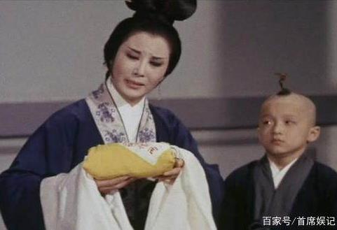 成龙童年照曝光：罕见童年照,成龙小时候就有主角相