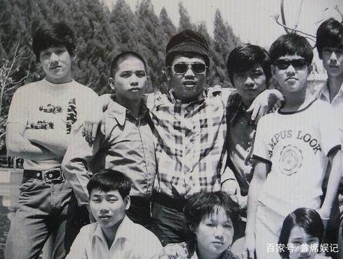 成龙童年照曝光：罕见童年照,成龙小时候就有主角相