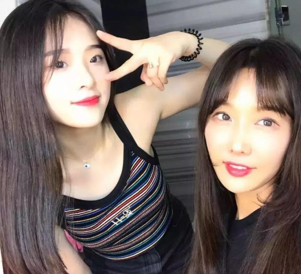 美女牙医网络爆红:50岁冻龄美女牙医火了(图) 美女牙医网络爆红:50岁冻龄美女牙医火了(图)