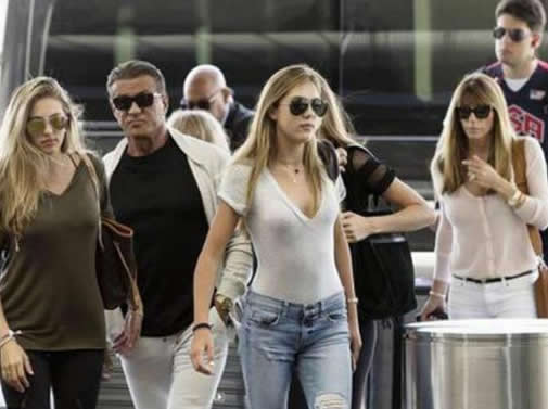 史泰龙带三千金现身机场：史泰龙的女儿很美（图）