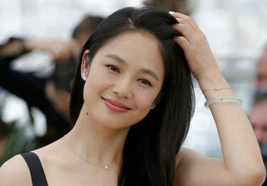 姜文40岁妻子近照流出：非常低调,气质美的不像话