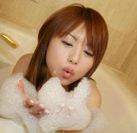 女人洗澡的时候是啥样的:女人洗澡和男人有什么不同 女人洗澡的时候是啥样的:女人洗澡和男人有什么不同