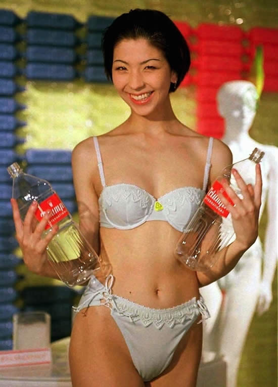 世界最奇葩文胸筷子文胸见过吗：奇葩文胸大盘点