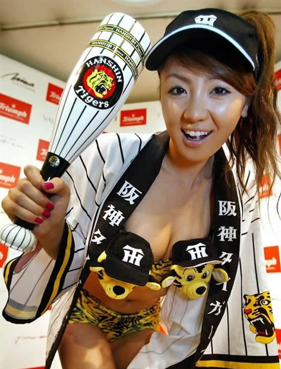 世界最奇葩文胸筷子文胸见过吗：奇葩文胸大盘点