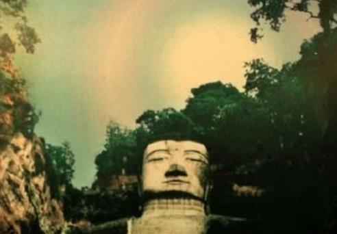 乐山大佛闭眼事件:佛像闭眼流泪,乐山大佛的传说故事 乐山大佛闭眼事件:佛像闭眼流泪,乐山大佛的传说故事