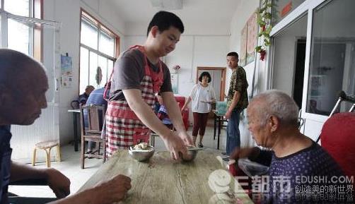 18岁被送进养老院：最年轻养老者,是怎么回事（图）