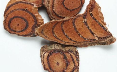 鸡血藤的功效与作用:什么是鸡血藤,鸡血藤的食用方法 鸡血藤的功效与作用:什么是鸡血藤,鸡血藤的食用方法