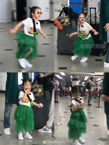 戚薇的母乳喂得太值得,女儿跟她长得一模一样(组图) 戚薇的母乳喂得太值得,女儿跟她长得一模一样(组图)