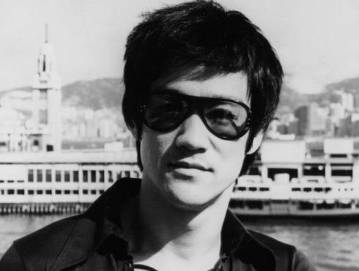 娱乐圈十大未解之谜：近30年最受关注的十大未解之谜