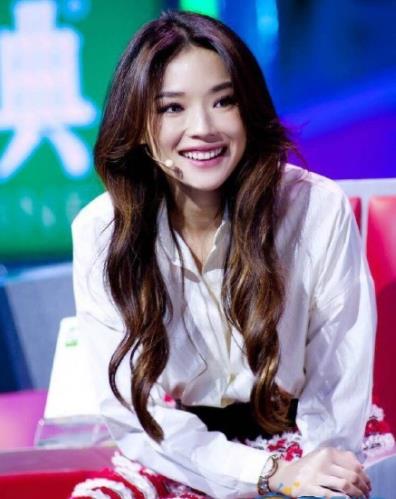 冯德伦晒照舒淇调侃：两人罕见秀恩爱,舒淇生活照