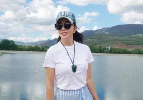 刘晓庆卖萌似少女:气质更佳了,62岁刘晓庆还是那么美 刘晓庆卖萌似少女:气质更佳了,62岁刘晓庆还是那么美