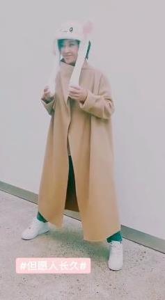 刘晓庆卖萌似少女:气质更佳了,62岁刘晓庆还是那么美 刘晓庆卖萌似少女:气质更佳了,62岁刘晓庆还是那么美