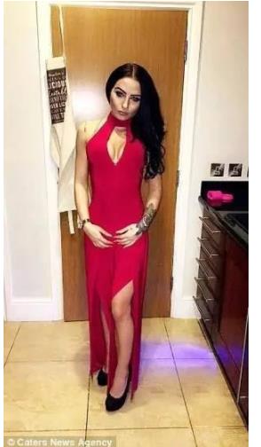 美女晒性感自拍照,却因此捡回一条命!（图）