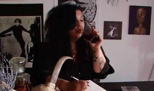 现实版吸血鬼:吸血鬼案例又哪些,吸血鬼真的存在吗 现实版吸血鬼:吸血鬼案例又哪些,吸血鬼真的存在吗