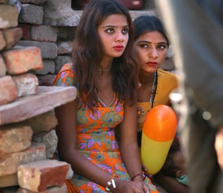 印度少女遭10人轮奸:15岁参加表亲订婚遭10名男子施暴 印度少女遭10人轮奸:15岁参加表亲订婚遭10名男子施暴