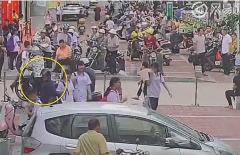 男子偷iPhoneX埋土里 网友:放我去挖!(组图) 男子偷iPhoneX埋土里 网友:放我去挖!(组图)