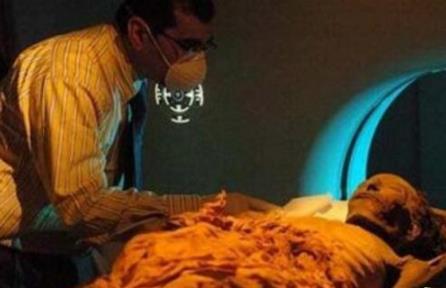 埃及金字塔十大未解之谜盘点(图) 埃及金字塔十大未解之谜盘点(图)