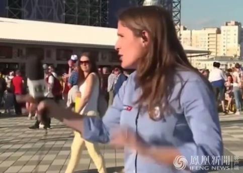 巴西女记者遇强吻：试图强吻她的脸颊,及时闪避并这样说