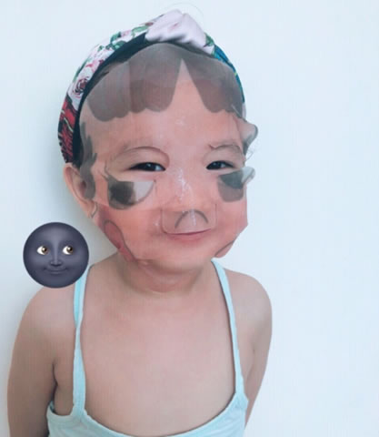 蒋丽莎晒女儿丑照：实力坑娃系列（图）