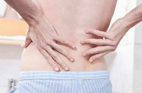 腰间盘突出的治疗方法:早期症状自我疗法(图) 腰间盘突出的治疗方法:早期症状自我疗法(图)