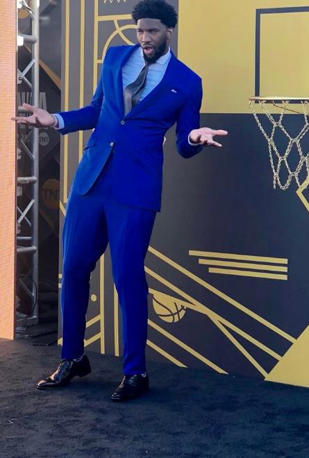 NBA颁奖典礼举行 众球星西装造型闪耀红毯（组图）